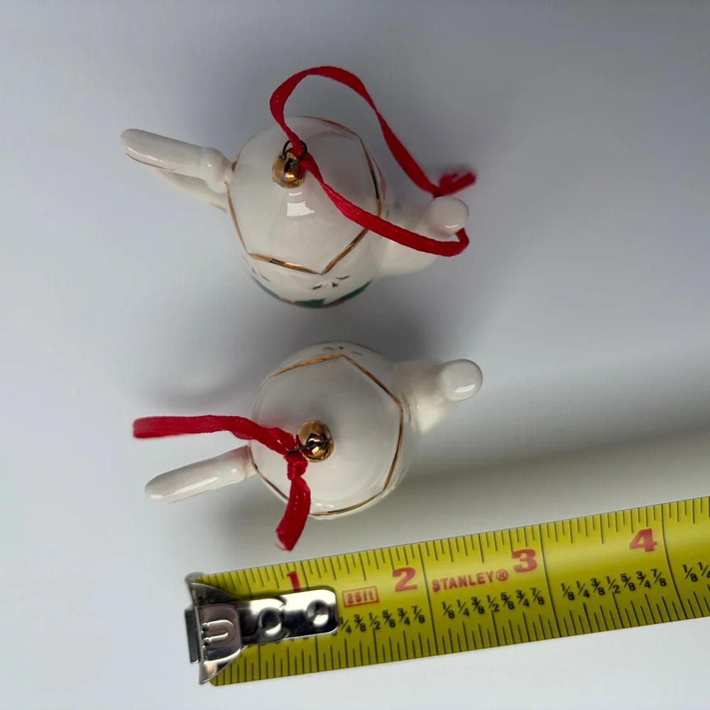 VTG Tea Pots Christmas Ornaments Holly Ivory Ceramic Porcelain‎ Set of 2